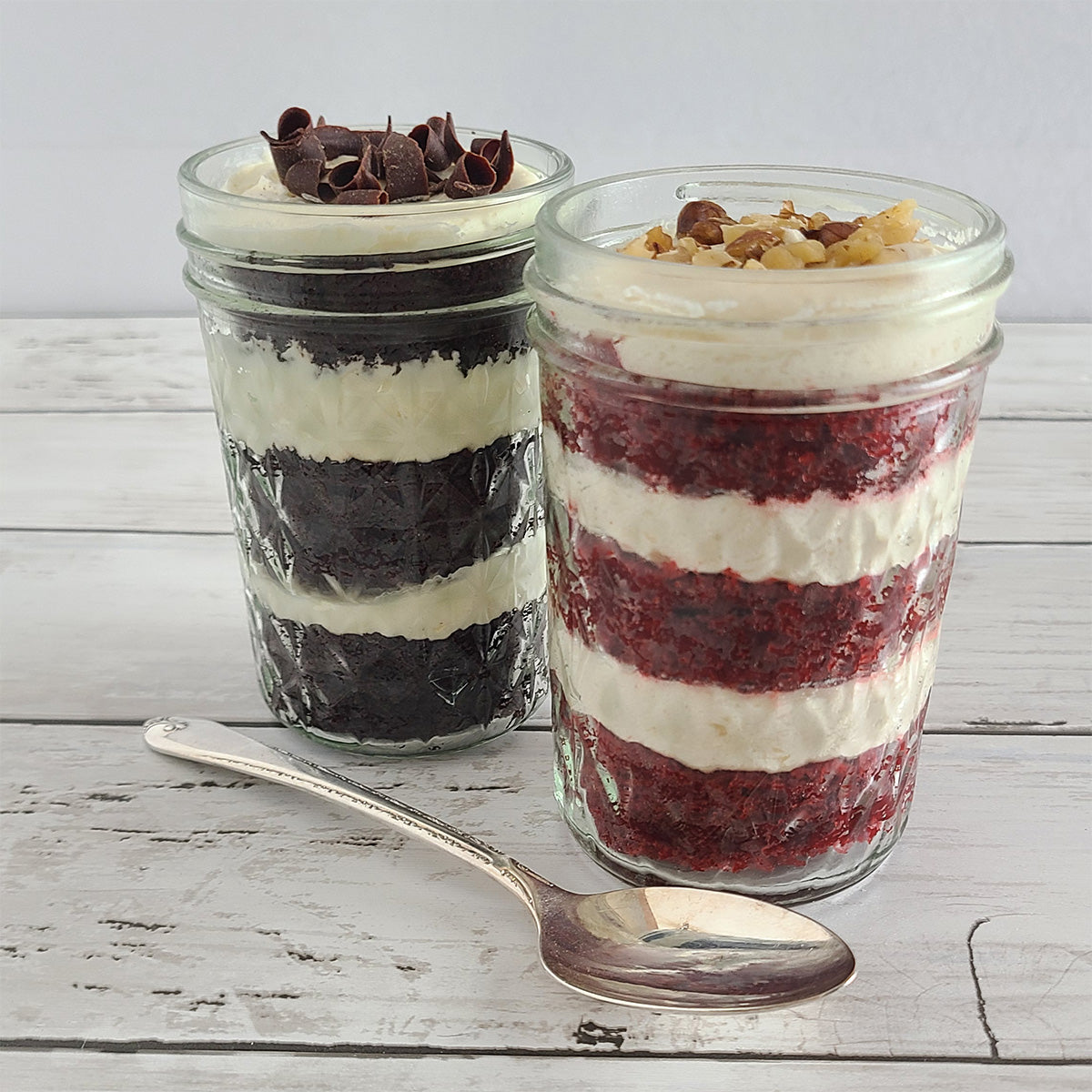 Tuxedo cake-in-a-jar - Tre Sorelle