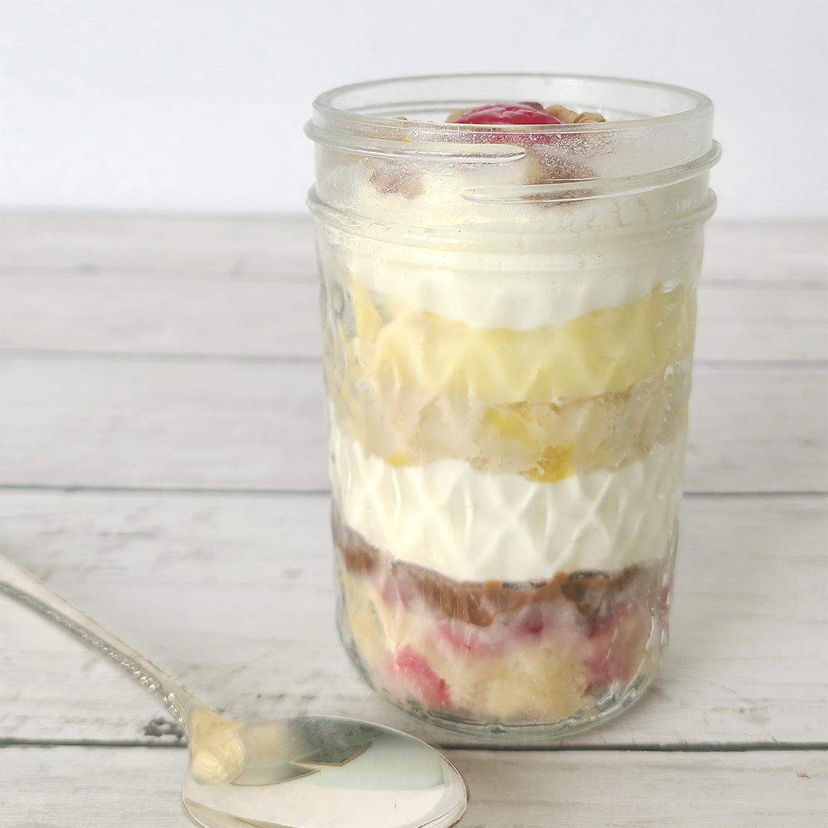 Banana Split cake-in-a-jar - Tre Sorelle