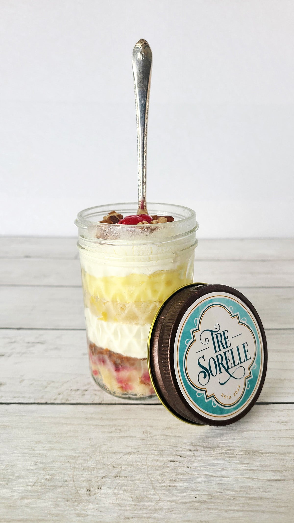 Banana Split cake-in-a-jar - Tre Sorelle